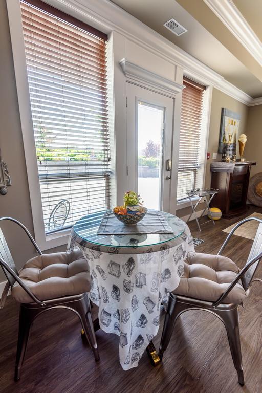 Brookside Inn Boutique Hotel Άμποτσφορντ Εξωτερικό φωτογραφία